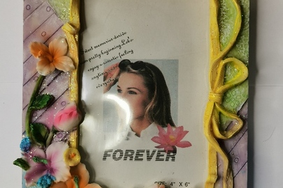 Рамки  «Квiти»  для фото розмiром 10 х 15см, 9 дизайнiв (мiкс), матерiал: акрилова смола ,вага: 430гр., загальна кiлькiсть:  500 шт.,стан майна- нові