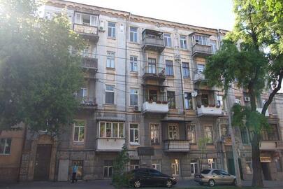Житлова чотирикімнатна квартира загальною площею 74 кв.м., що розташована за адресою: м. Одеса, вул. Ольгіївська, 10, квартира №19