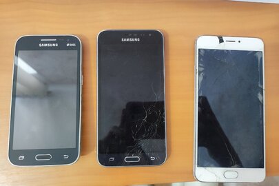 Мобільні телефони у кількості 3 шт. марки "SAMSUNG" модель SM- G361H, " SAMSUNG" модель SM- J320H, MEIZU модель невідома, б/в