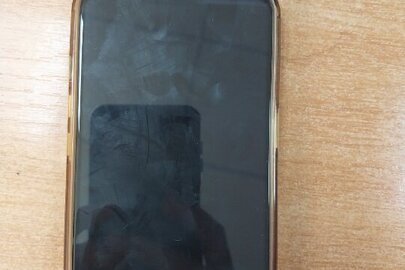Мобільний телефон "Iphone" "13", б/в