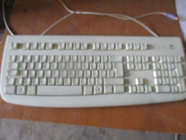 Клавіатура Logitech DELUX 250, б/в