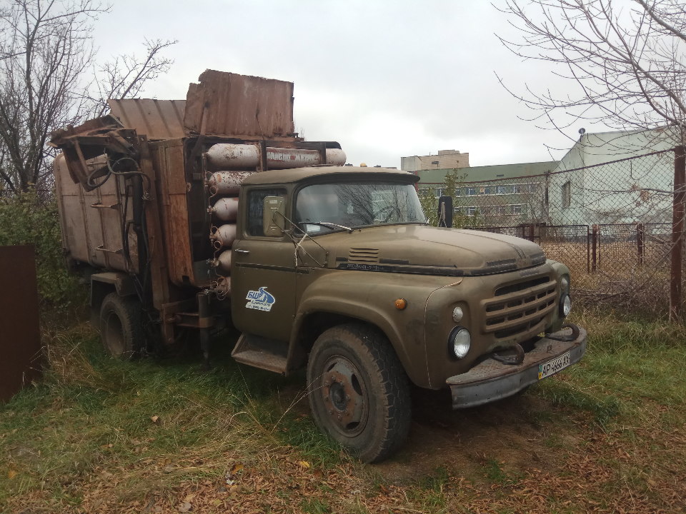 Вантажний сміттєвоз ЗИЛ-130 СПГ, державний номер АР4666АХ, 1982 року випуску, зеленого кольору, кузов №2063496