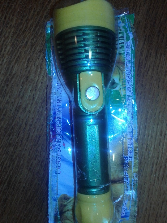 Товари роздрібної торгівлі у кількості 237 штук