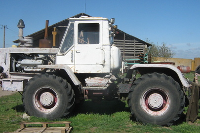 Трактор колісний Т-150К, державний номер 05851АР, 1993 року випуску, білого кольору