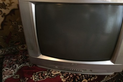 Телевізор "LG" сірого кольору