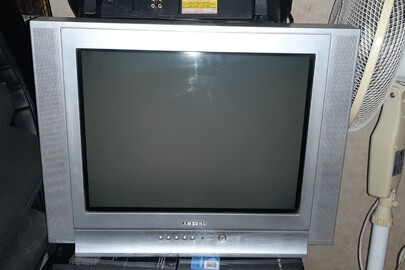 Телевізор "Samsung" сірого кольору