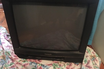 Телевізор Panasonic чорного кольору
