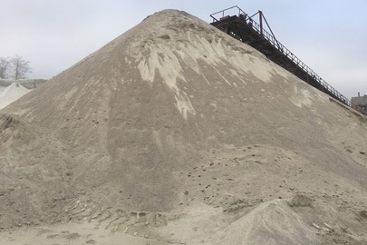 Відсів (пісок з відсівів дроблення вивержених гірських порід фракції 0-5мм) 2019 року виробництва, у кількості 2000 тон