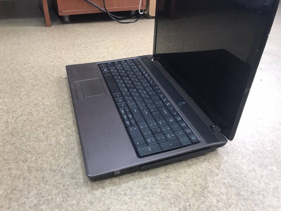 Ноутбук Acer, коричневого кольору