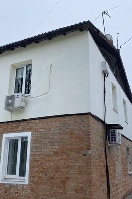 Трикімнатна квартира загальною площею 48.5 кв.м., розташована за адресою: Полтавська обл., Полтавський р., с. Розсошенці, вул. Шевченка, буд. 18, кв. 8