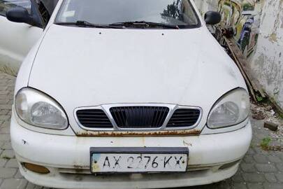Легковий автомобіль DAEWOO, модель SENS, білого кольору, реєстраційний номер: АХ2276КХ, рік випуску 2004, VIN Y6DT1311040195665
