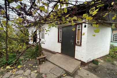 1/2 житлового будинку, загальною площею 80,8 кв.м, житловою площею 34,4 кв.м., за адресою: Черкаська область, м. Золотоноша, вул. Полатайло К., 69