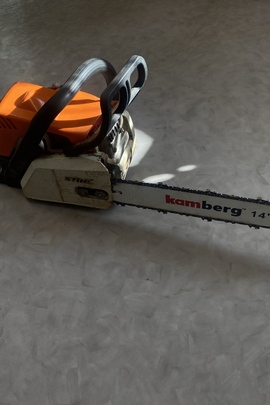 Конфісковане майно за рішенням суду : Бензинова пилка  STIHL MS 180 №282183837, 1шт. б/в.