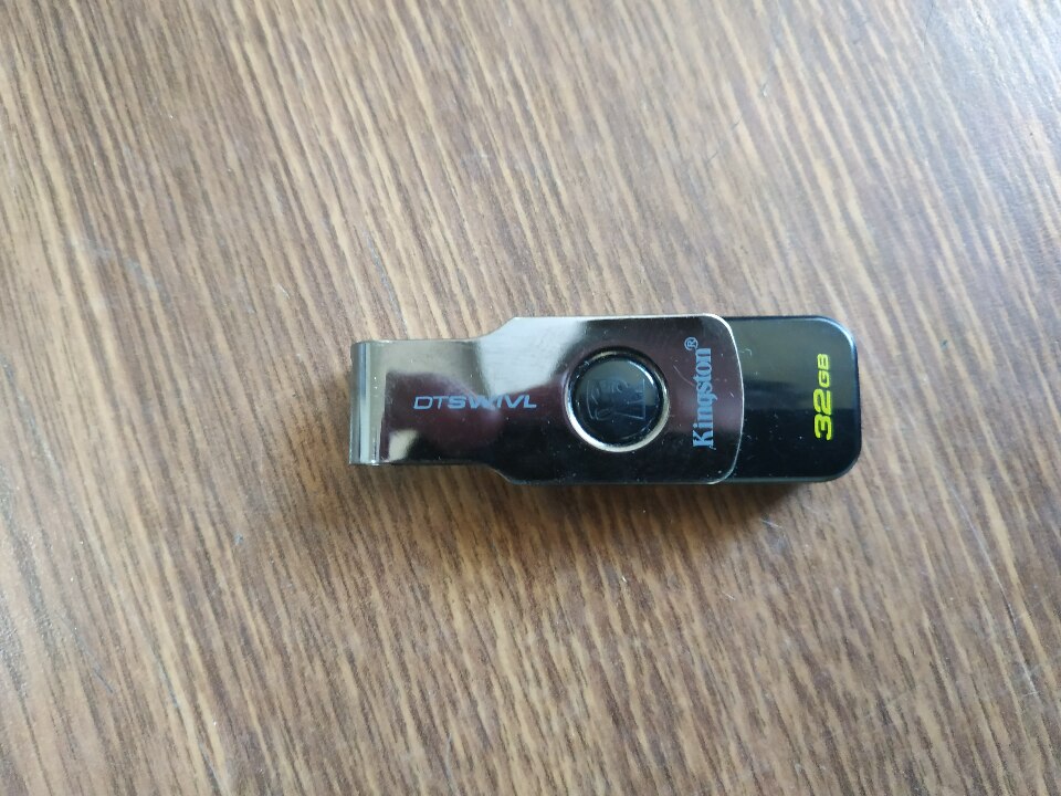 USB флеш накопичувач Kingstone на 32 Gb