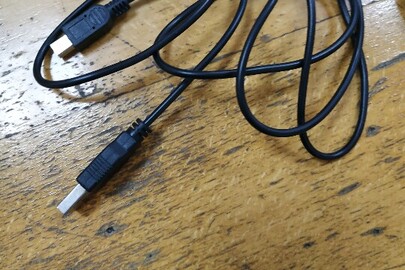 Кабель  USB - Mini USB чорного кольору
