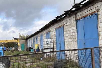 Комплекс, будівлі та споруди тракторної бригади №2, заг. пл. 414,4 кв.м.,  за адресою: Дніпропетровська обл., Дніпровський р-н, с. Прядівка, вул. Ватутіна, буд. 14