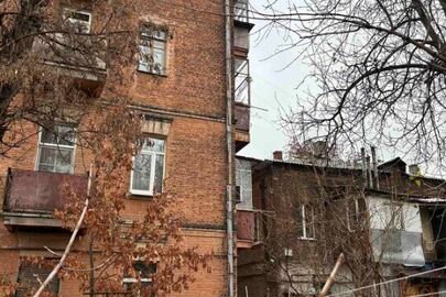 Іпотека. Двокімнатна квартира, заг.пл.: 58,4 кв.м., житлова площа: 32,3 кв.м.; адреса: Дніпропетровська обл., м. Дніпро, вул.Філософська, буд. 50 кв.19