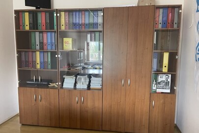 Офісні меблі в кількості 15 одиниць (б/В)