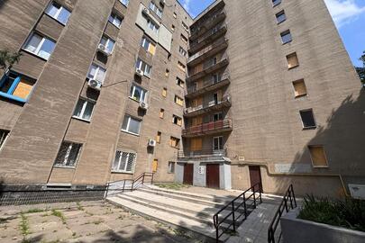 49/100 часток двокімнатної квартири, загальною площею 39,2 кв.м., житловою площею 19,4 кв.м., місцезнаходження: Харківська обл., м. Харків, вул. Кошкіна, буд. 2, кв. 19,21