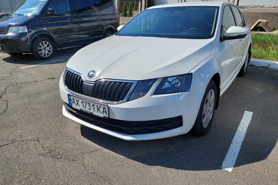 Транспортний засіб марки SKODA, модель OCTAVIA A7, реєстраційний номер AX1731KA, VIN: TMBAN4NE5LB007021, 2019 року випуску, колір білий