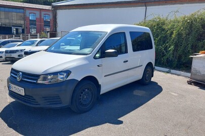 Транспортний засіб марки VOLKSWAGEN, модель CADDY, реєстраційний номер АХ1743КТ, VIN: WV2ZZZ2KZLX025175, 2019 року випуску, колір білий