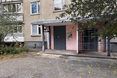 Двокімнатна квартира, загальною площею – 46,1 кв. м., житловою площею – 27,4 кв. м., за адресою: Харківська обл., м. Харків, пр-т. Аерокосмічний, буд. 45-А, кв. 230