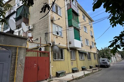 3/100 частки домоволодіння, загальна площа домоволодіння - 1044,7 кв. м., адреса: м. Одеса, вул. Яші Гордієнка, буд. 52, літ. «А»