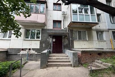 Однокімнатна квартира, загальна площа - 33,4 кв. м., житлова площа - 19,1 кв. м., за адресою: Харківська обл., м. Харків, вул. Космонавтів, буд. 8, кв. 20