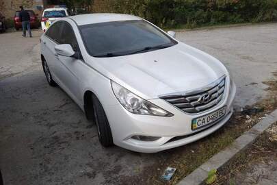 Транспортний засіб марки HYUNDAI SONATA, ДНЗ СА0483ВС, 2010 р.в., білий, № куз. KMHEC41CBBA199538