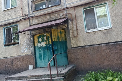 1/3 частка житлової чотирикімнатної квартири загальною площею  65,4 кв.м., розташована за адресою Дніпропетровська область, м.Кам'янське (колишня назва м.Дніпродзержинськ), вул.Олени Пчілки (колишня назва 8-го Березня), буд. 24-А кв. 42