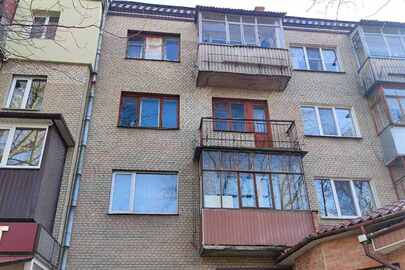 Трикімнатна квартира загальною площею 67,5 кв.м., знаходиться за адресою: м. Хмельницький, вул. І.Франка, буд. 1, кв. 9