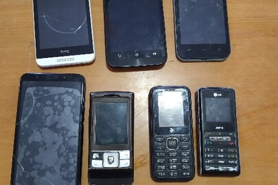 Мобільні телефони: Nokia 6270, Huawei, Asus ZE 500KG, HTC, Nomi i451, S180, LG KP110, всього 7 шт.