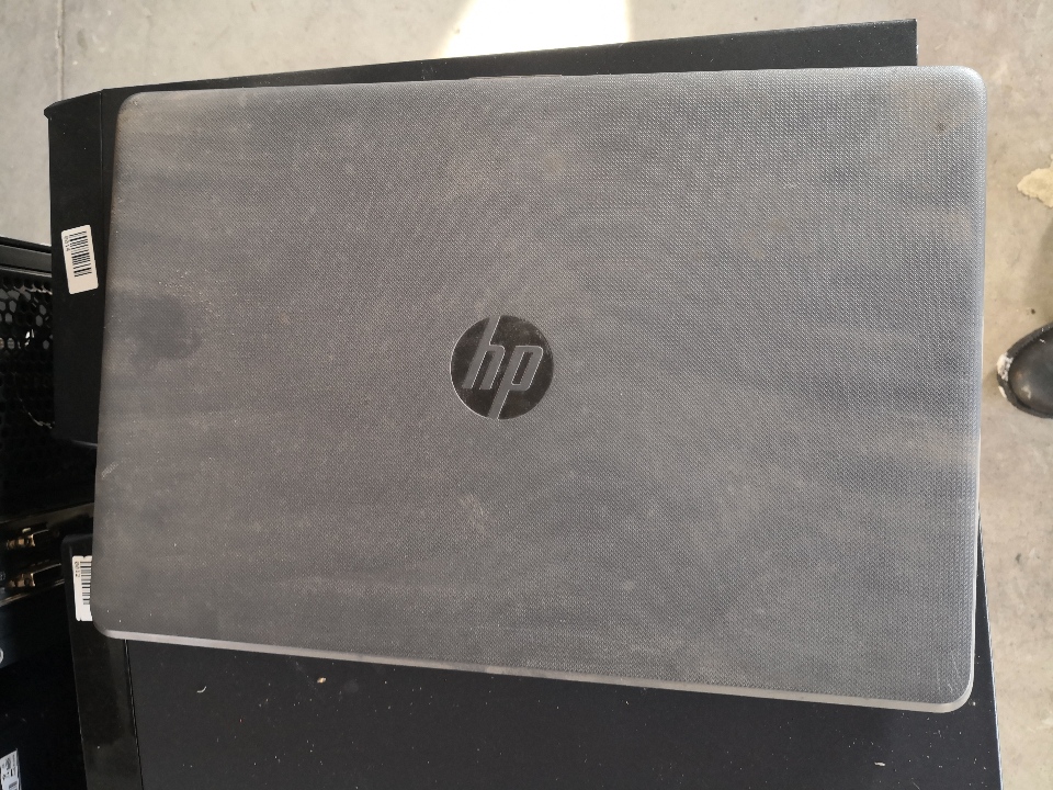 Ноутбук HP Notebook 15 - ay558ur (Z9C25EA) Silver, бувший в користуванні