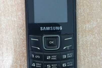 Конфісковане майно за  рішенням суду: мобільний телефон марки "Samsung", б/в, 1 шт.