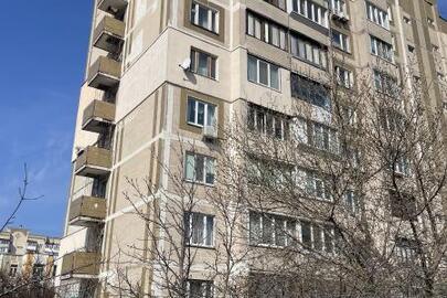 Однокімнатна квартира, загальною площею 35,6 кв. м, житловою площею 18,7 кв. м, за адресою: м. Київ, вул. Будищанська, буд. 7А, кв. 93