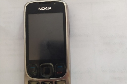 Мобільний телефон марки NOKIA,  модель 6303с, сірого – чорного  кольору