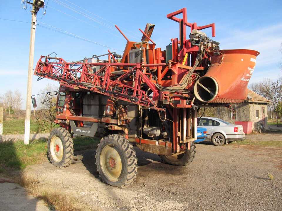 Самохідний обприскувач, марка KERTITOX AGRI JS826, заводський № 0900909030, рік випуску 2004, номер державної реєстрації: АО09648
