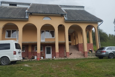 Садовий будинок, заг. площею 143,8 кв.м., та зем. ділянка, К/Н 2124487500:02:002:0126, за адресою: Закарпатська обл., Тячівський р-н., с. Топчино, вул. Топориште, буд. 26