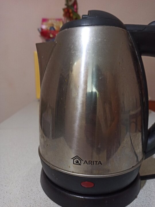 Електричний чайник ARITA
