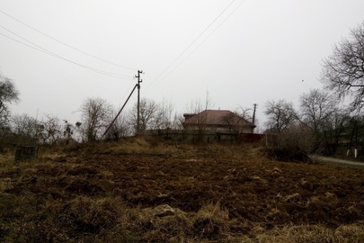 Земельна ділянка загальною площею 0,073 га, кадастровий номер 6822789800:01:004:0047, розташована за адресою: Хмельницька область, Красилівський район, село Яворівці, вулиця Леніна, земельна ділянка № 1Б