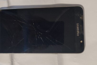 Мобільний телефон Samsung J7