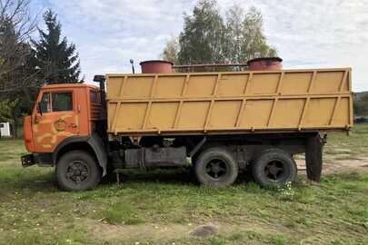 Вантажний автомобіль марки КАМАЗ модель 55102, оранжевого кольору, 1985 р.в., № шасі 5320228988, VIN: 2309265/4300, ДНЗ АВ4893ВМ
