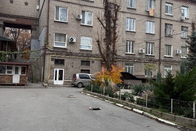 Двокімнатна квартира загальною площею 65.50 кв. м., за адресою: м. Запоріжжя, вул. Базарна (Анголенко), буд. 14-Б, кв. 10, реєстраційний номер майна: 1233510223101