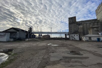 ІПОТЕКА. Комплекс нежитлових будівель, загальною площею 13923.2 кв. м., що знаходяться за адресою: Одеська область, м. Ізмаїл, вулиця Портова, будинок 4 та Одеська область, м. Ізмаїл, вулиця Портова, будинок 13