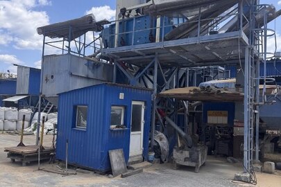 Рухомі речі та обладнання у кількості 22 позиції в асортименті бувше у використанні та нове