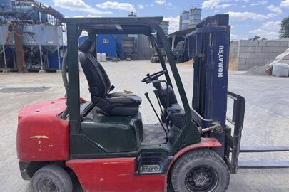 Автонавантажувач вилочний марки KOMATSU FG30C-16-720490