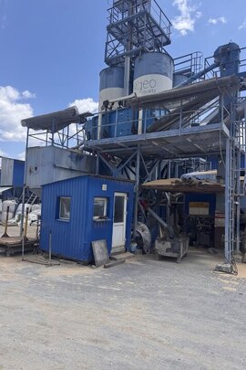 Рухомі речі та обладнання у кількості 22 позиції в асортименті бувше у використанні та нове