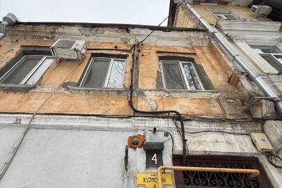 Трикімнатна квартира загальною площею 66,6 кв.м., житловою площею 41,3 кв.м., що розташована за адресою: Одеська обл., м. Одеса, вулиця Кузнечна, будинок 4, квартира 4