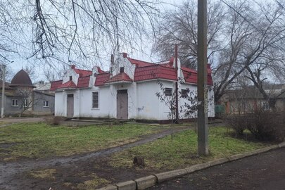 Будівля магазину, що розташована за адресою: Одеська обл., м. Білгород-Дністровський, вулиця Старовірменська (Кутузова), 32а. РНОНМ: 21611210