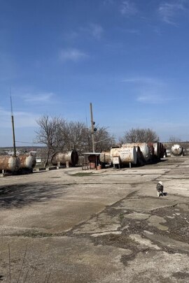 АЗС, що розташована за адресою: Одеська обл., Овідіопольський р., смт. Овідіополь, вулиця Залізнична, будинок 1"в". РНОНМ: 439293851237